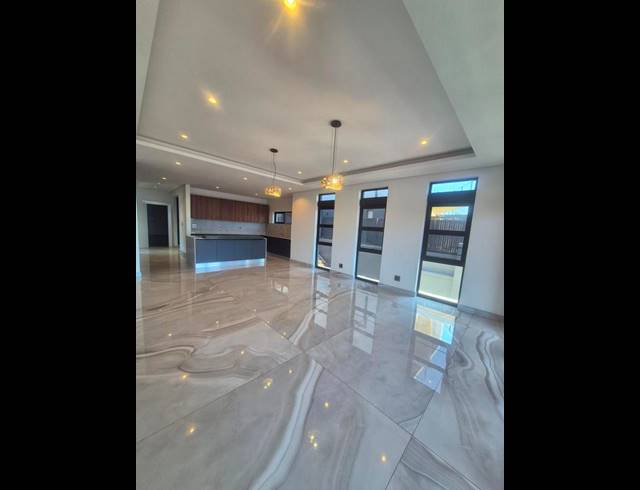 5 BEDROOM HOUSE FOR SALE IN IZINGA RIDGE